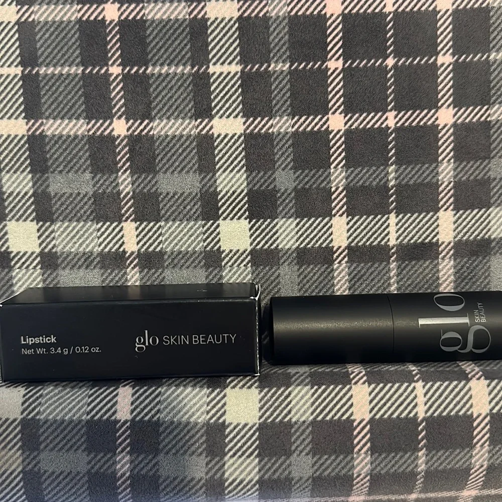 GLO SKIN BEAUTY FULL SIZE ROSE PETAL LIPSTICK